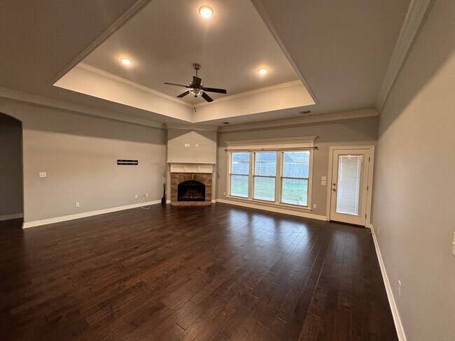 Building Photo - Haughton Schools!!! Close to I-20!