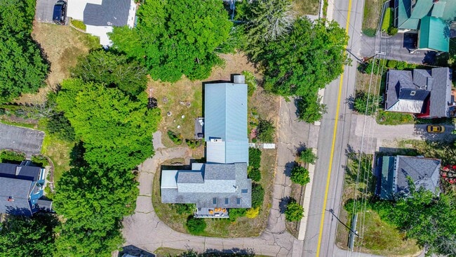 Building Photo - 216 Mechanic St