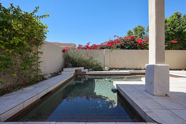 Building Photo - 337 W Mountain Sage Dr