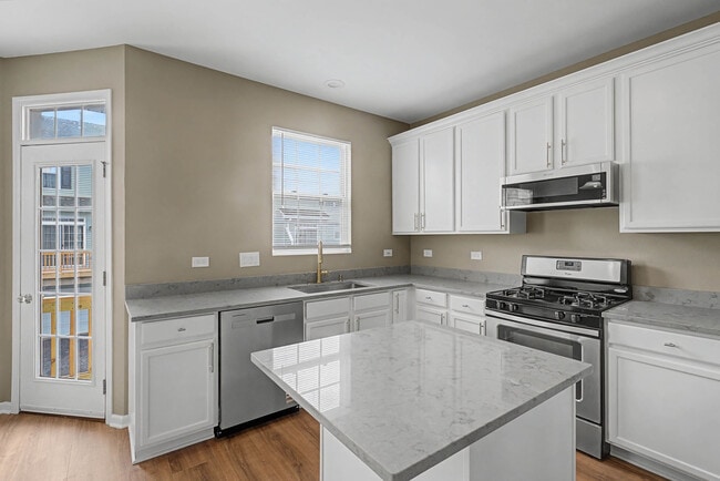 Building Photo - 1475 Sedgewood Ct