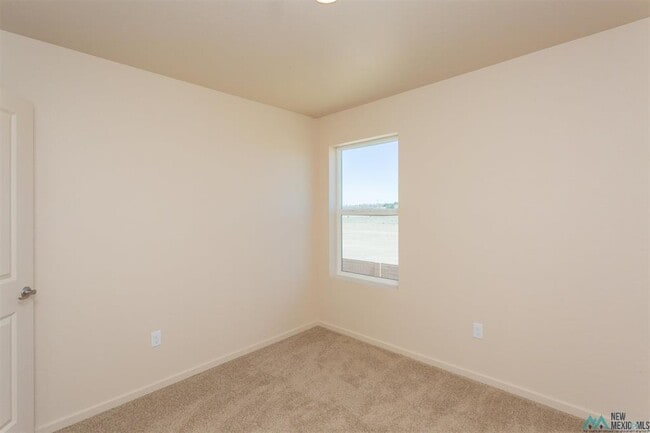 Building Photo - 8 Twin Berry Ct