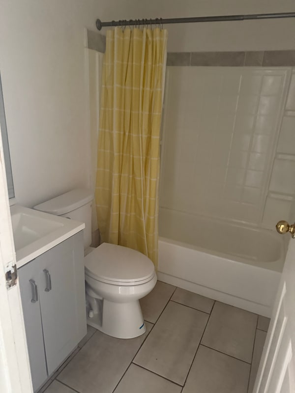 Building Photo - 450 Via Lechuza