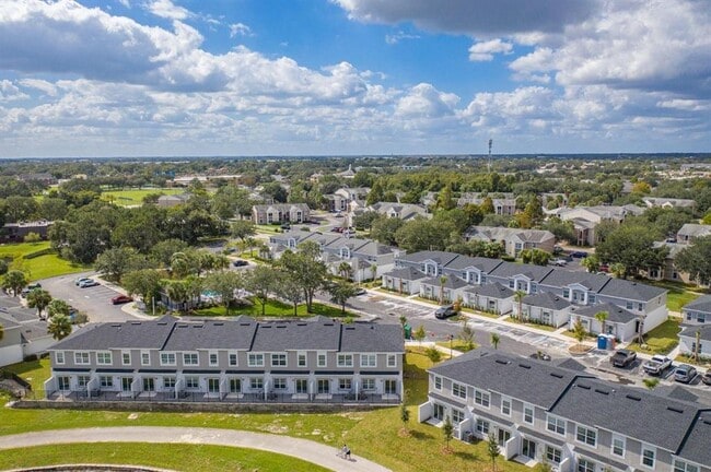 Building Photo - 2021 Claudia Ln