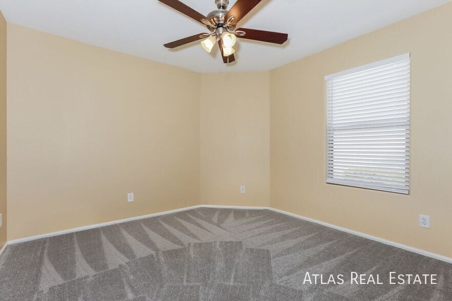 Building Photo - 206 W Brangus Way