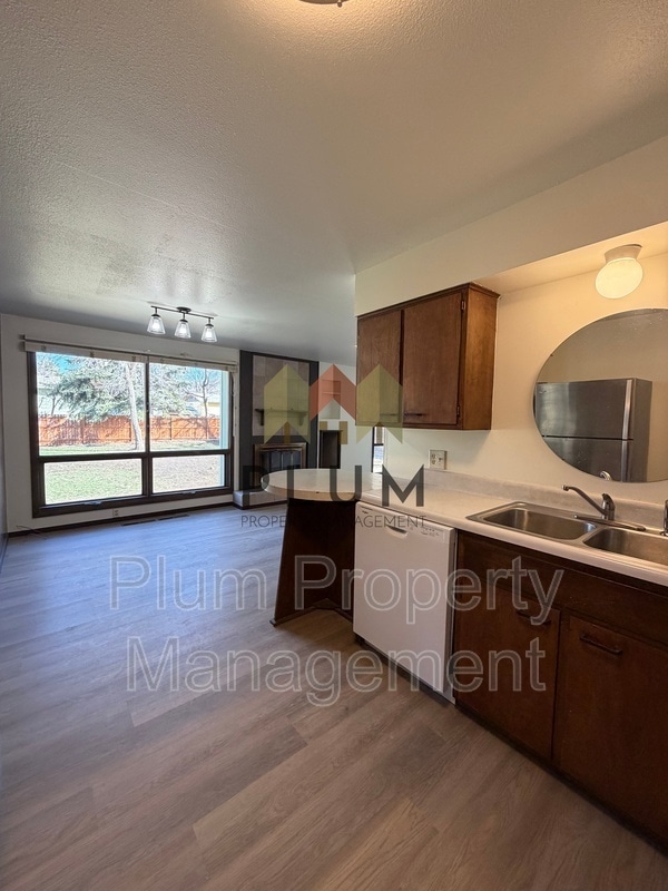 Building Photo - 1402 Khanabad Way