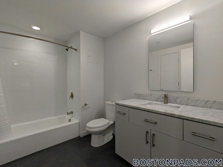 Building Photo - 55 Brighton Ave