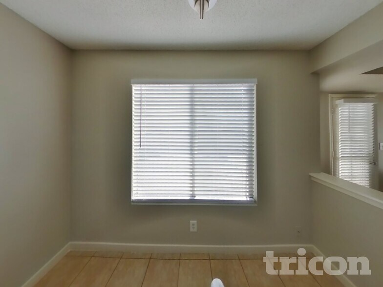 Building Photo - 1812 Wild Jan Dr