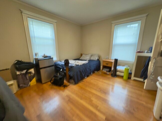 Building Photo - 78 Hunnewell Ave