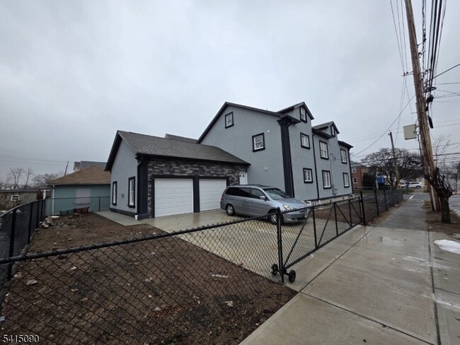 Building Photo - 260 Trenton Ave