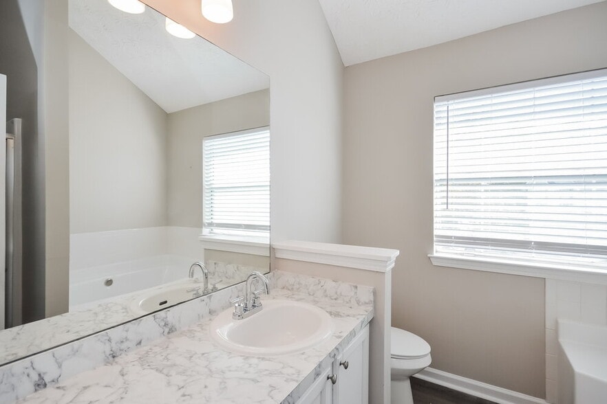 Building Photo - 6683 Shapiro Ct