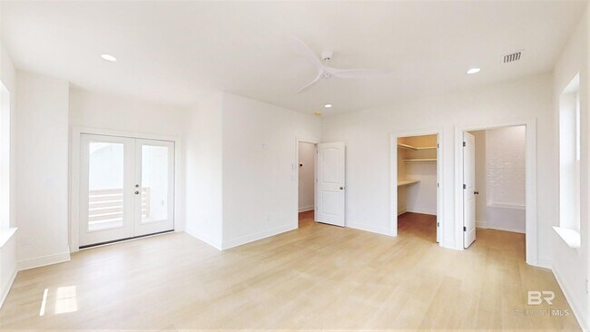 Building Photo - 2704 Bienville Ave