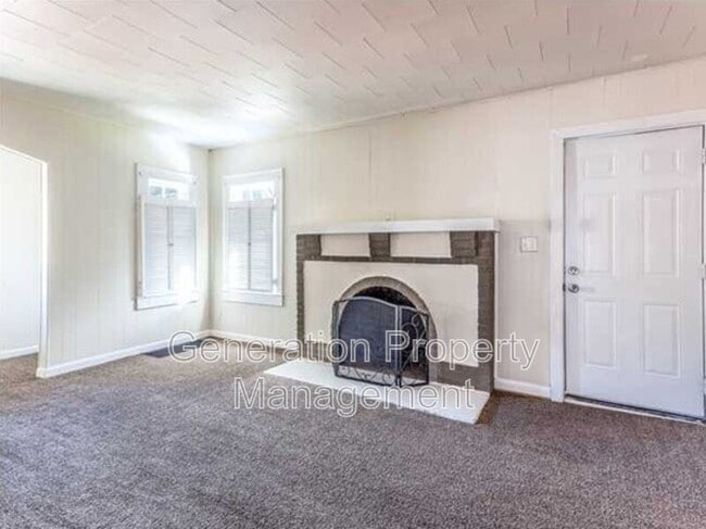 Building Photo - 3609 Ridgeside Rd