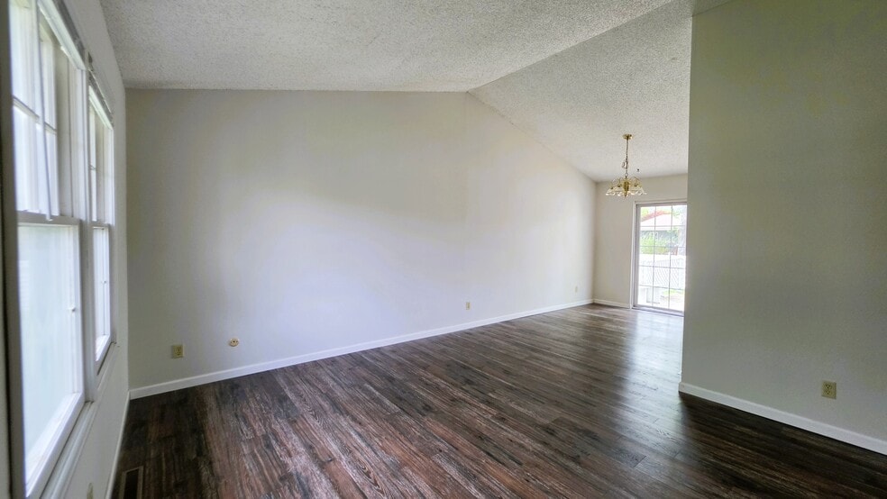 Building Photo - 3013 Barrybrook Ct