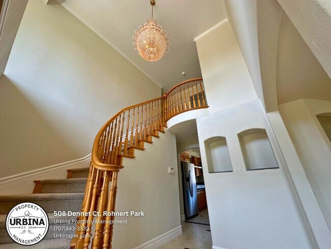 Building Photo - Expansive Rohnert Park D Section Home – Id...