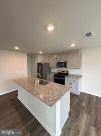 Building Photo - 114 Charing Cross Dr