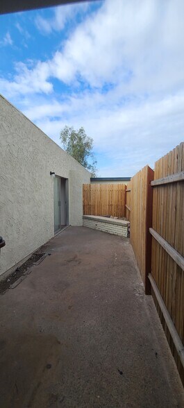 Building Photo - 1535 E 29th Ave