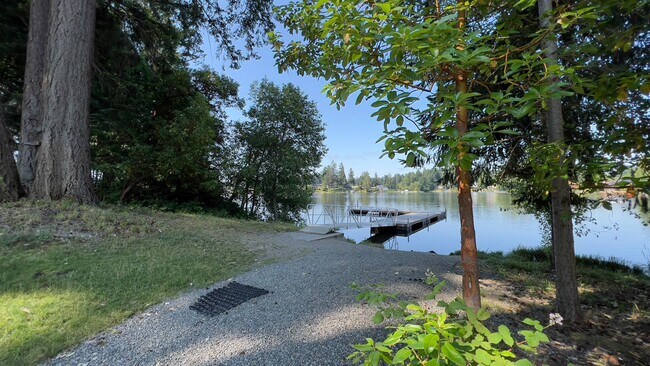 Building Photo - 5+ Bedroom Home in NE Lacey on Large Lot with Long Lake access plus A/C!