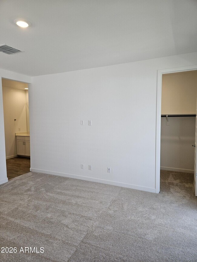 Building Photo - 3357 S Primrose