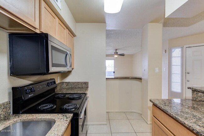 Building Photo - 4410 N Longview Ave