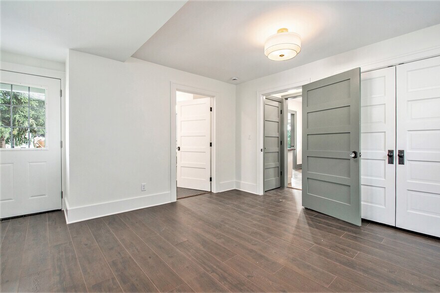 Building Photo - 523 W Marion St