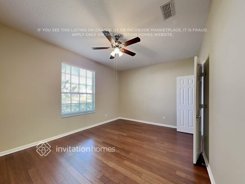 Building Photo - 305 Englenook Dr