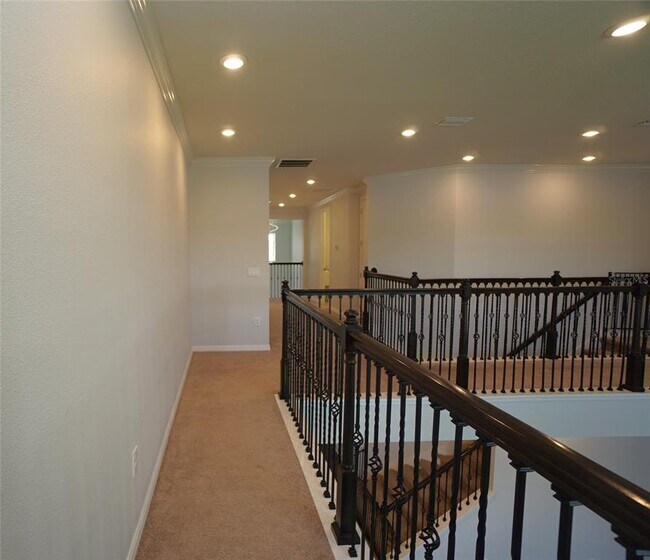 Building Photo - 18824 Birchwood Groves Dr