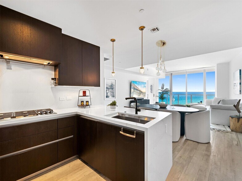 Building Photo - 2200 N Ocean Blvd