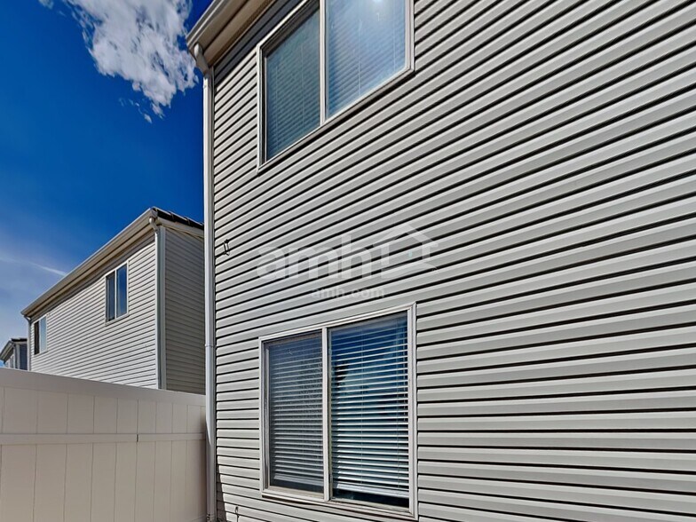 Building Photo - 18660 E 40th Pl