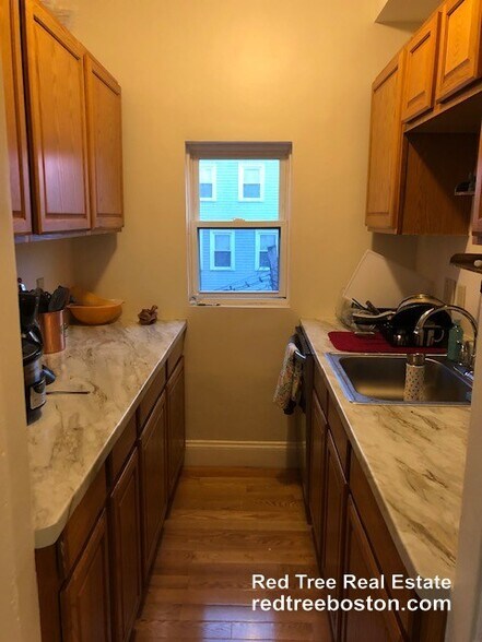 Building Photo - 40 Orchard Rd