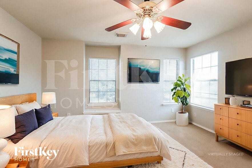 Building Photo - 6523 Fairbrook Park Ln