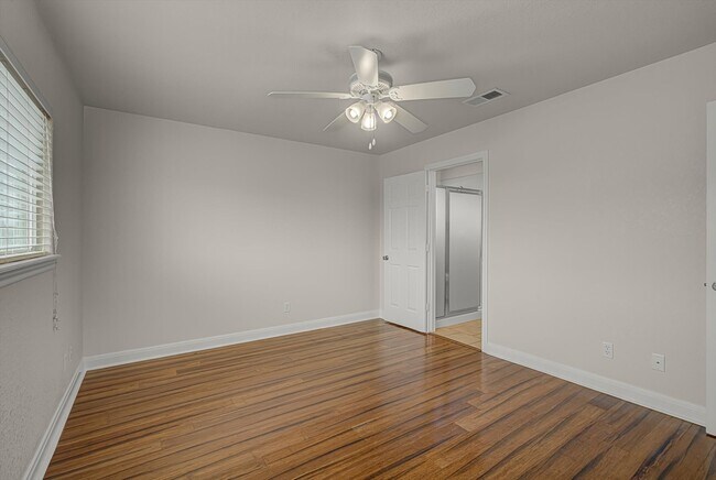 Building Photo - 721 Marlin St
