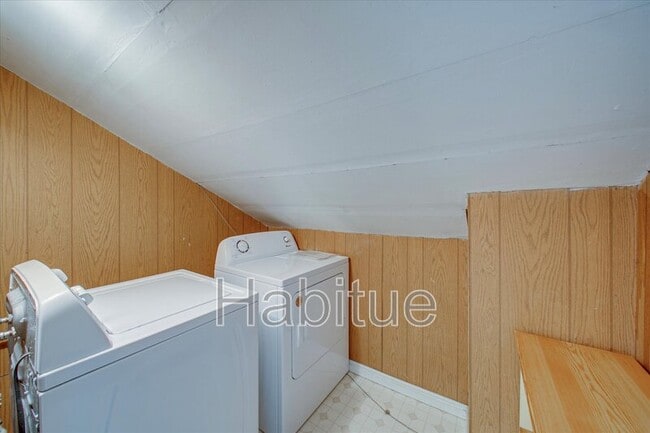 Building Photo - 1110 N 8th St