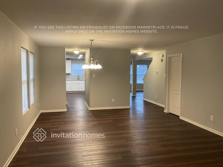 Building Photo - 513 Zander Woods Ct