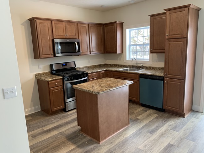 Walnut Cabinets w SS Appliances - 4341 W 26th St