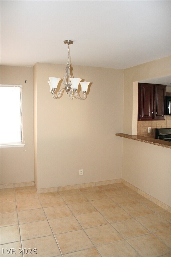 Building Photo - 2894 Lilac Ct