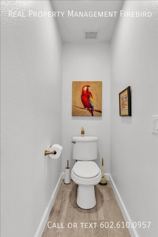 Building Photo - 4921 S Vista Pl