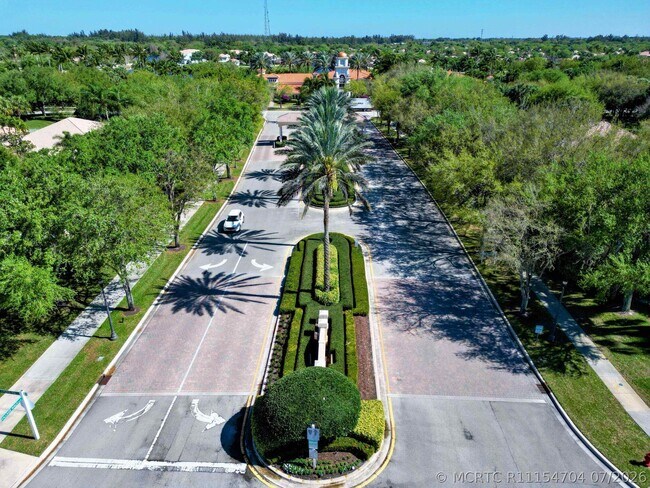 Building Photo - 3225 Ushant Ct