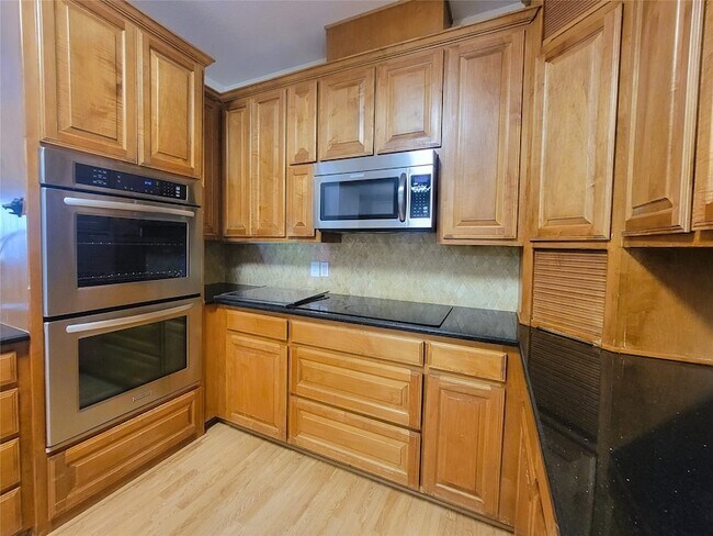 Building Photo - 2525 Colt Ln