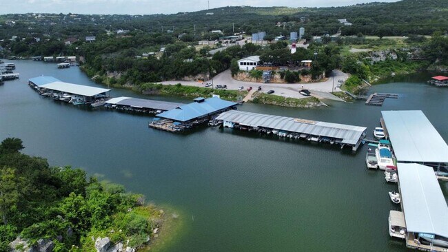 Building Photo - 203 Dunkeld Dr