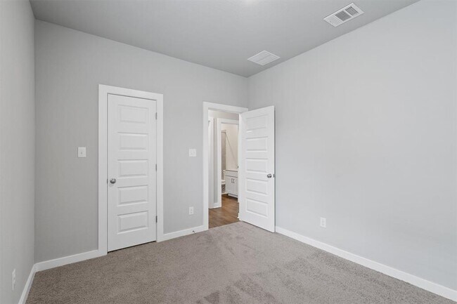 Building Photo - 113 Biscayne Dr