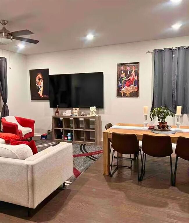 Building Photo - 111 Lyrebird Ln