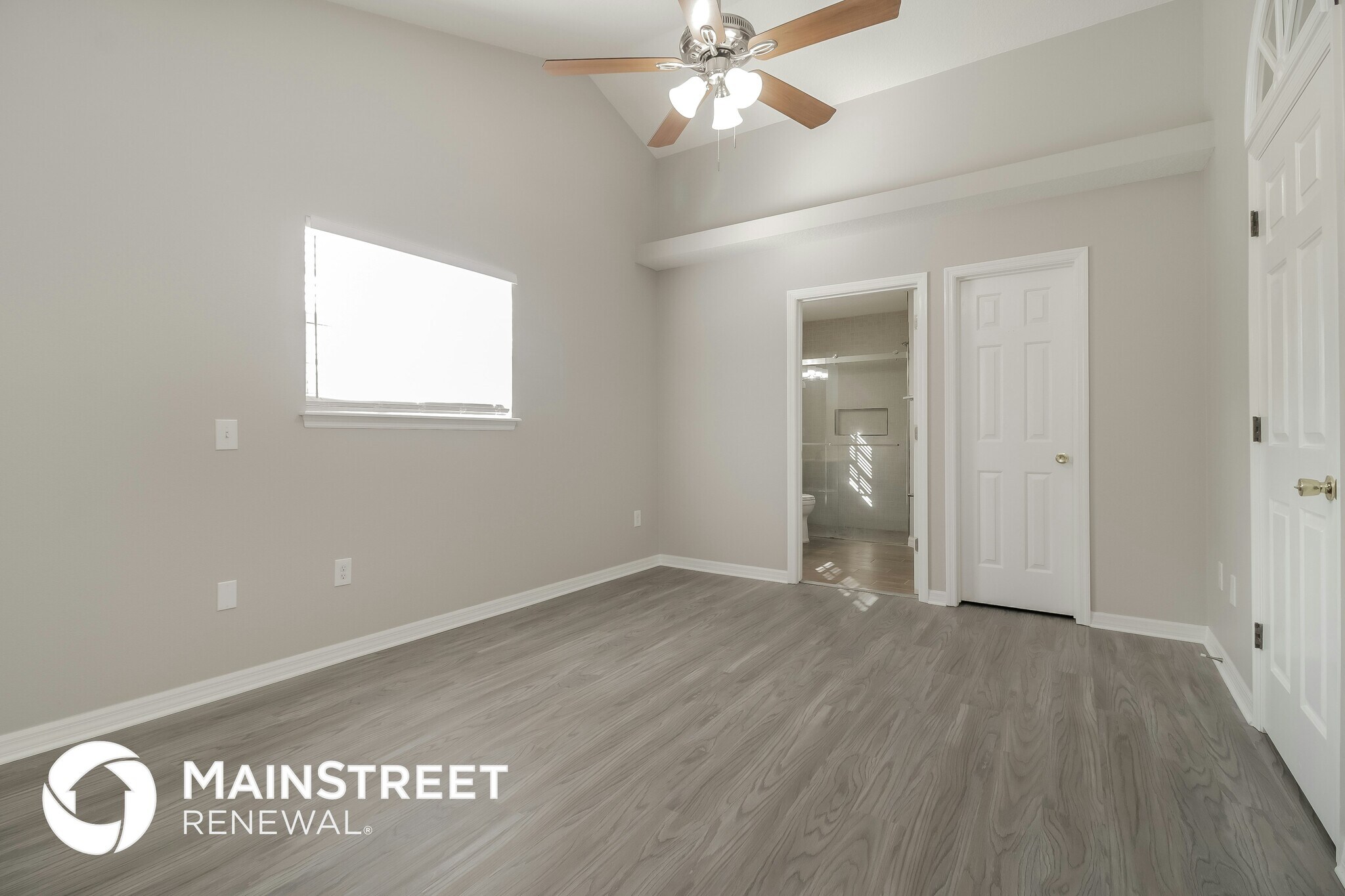 Building Photo - 1048 Spring Loop Way