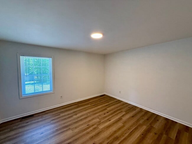 Building Photo - 218 Hickory Forest Rd