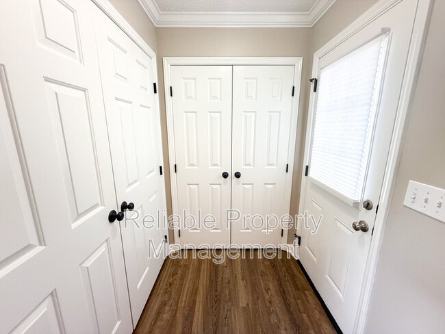 Building Photo - 805 Phillips Pointe Dr