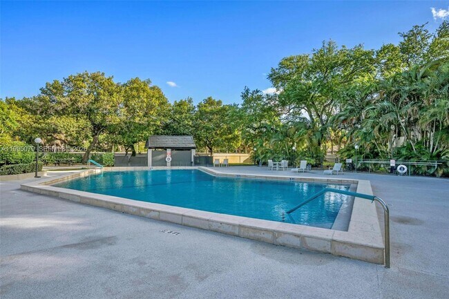 Building Photo - 605 Ives Dairy Rd