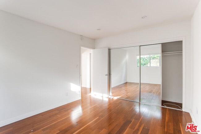 Building Photo - 420 Raymond Ave