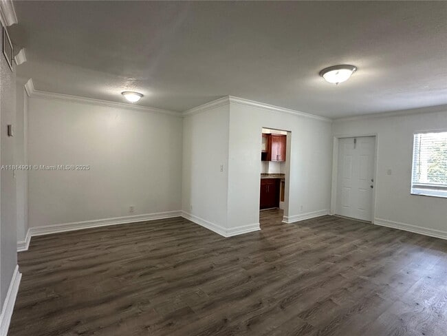 Building Photo - 1400 NE 56th St
