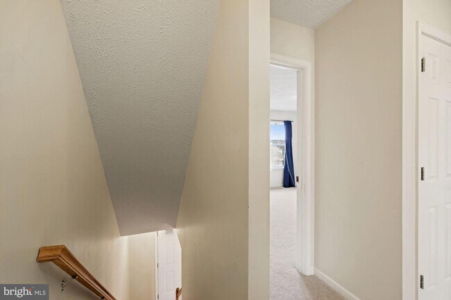 Building Photo - 321 Copperfield Ln