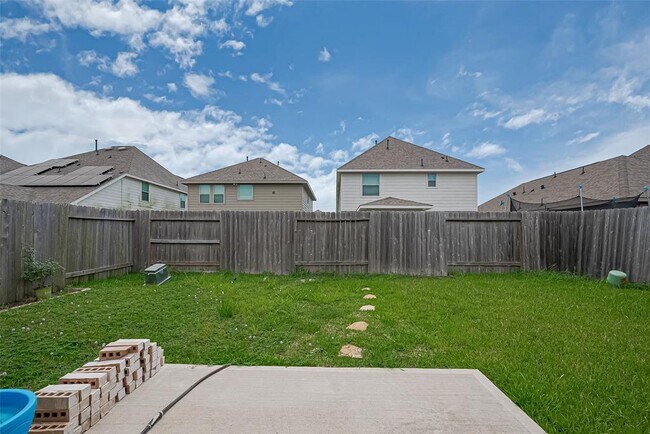 Building Photo - 14214 Singing Oaks Trl