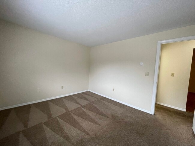 Building Photo - 99 Powers St